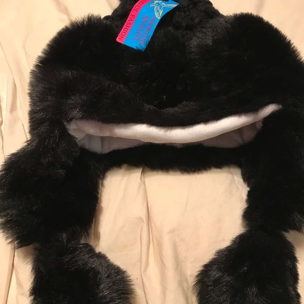 Fur hat with sides