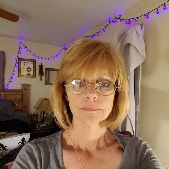 Meet your Posher, Debra - Picture 1 of 1