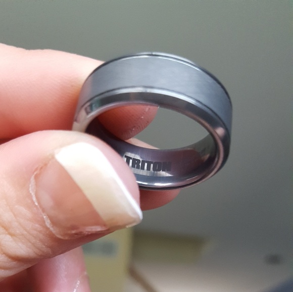 Kay Jewelers Triton Titanium Wedding Band - Picture 2 of 3