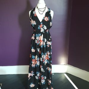 Gorgeous NWOT Maxi dress.