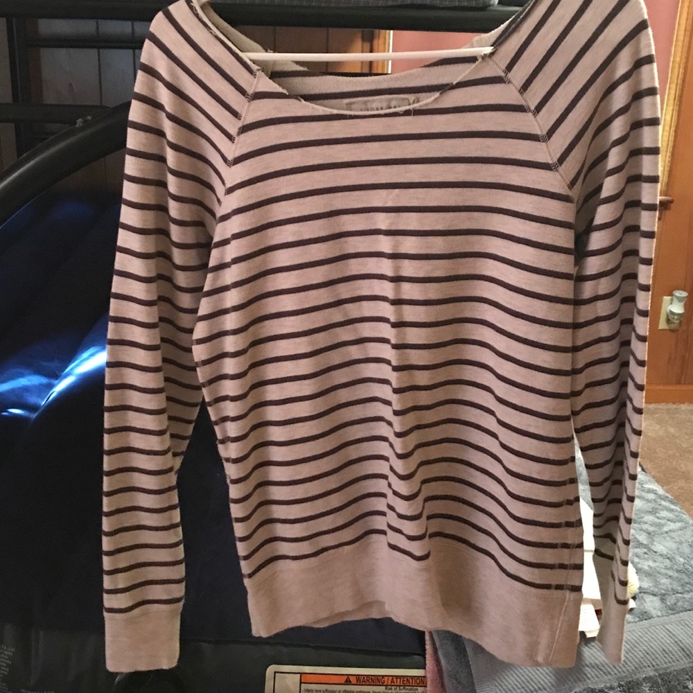 Off shoulder sweater💜