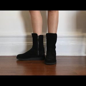 Black Ugg boots