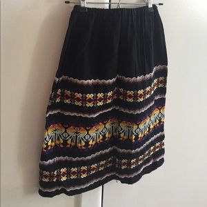 Vintage knee length Mexican embroidered skirt