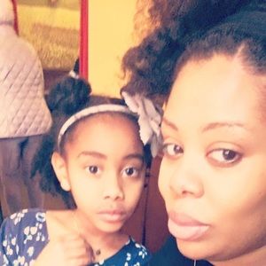 Meet your Posher, Sharlea