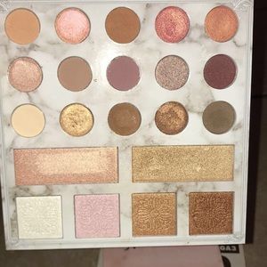 Carli Byble deluxe edition palette