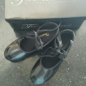 Dance tap shoes black patent