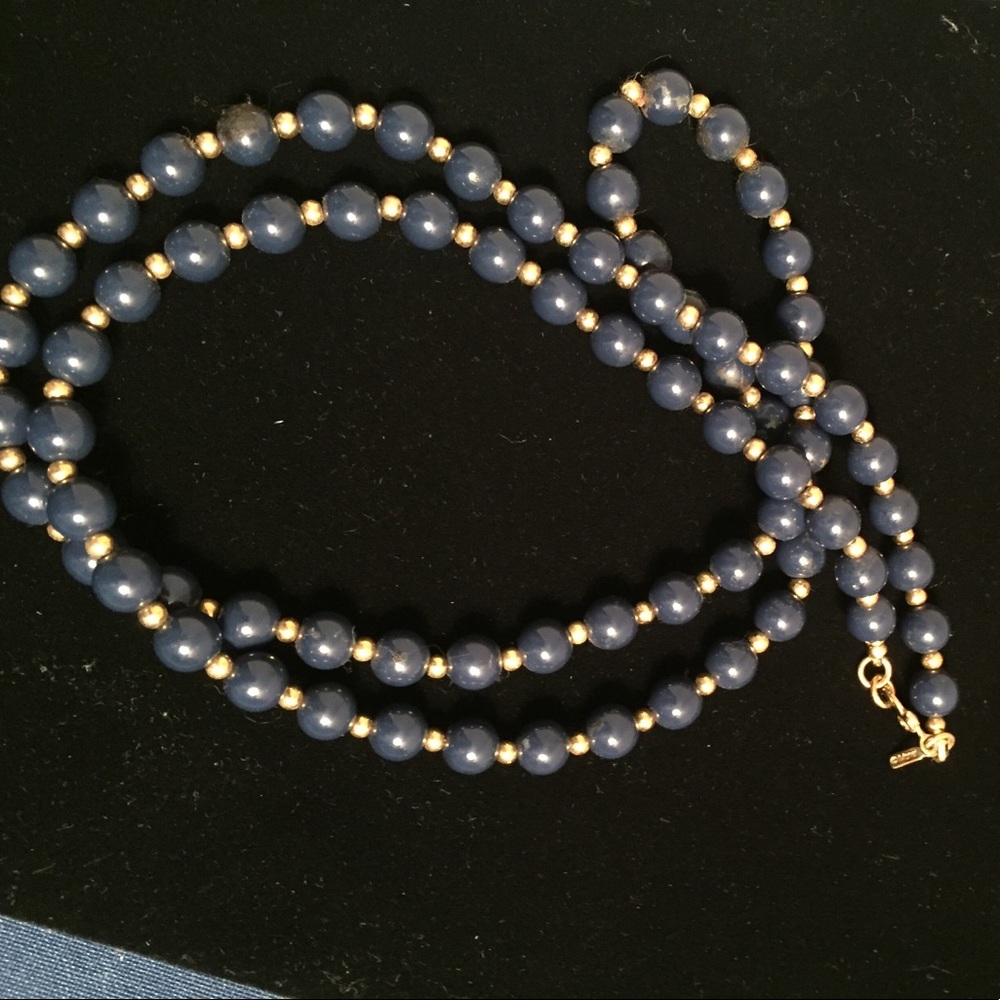 Monet necklace