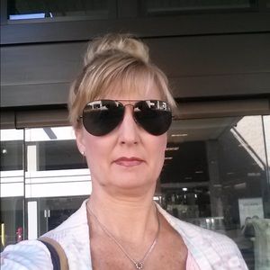 Meet your Posher, Heidi