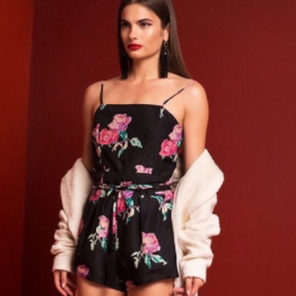 Stone Cold Fox Dresses & Skirts - ❌SOLD❌🎉HOST PICK 3/1🎉NWT STONE COLD FOX 2 PC.SET