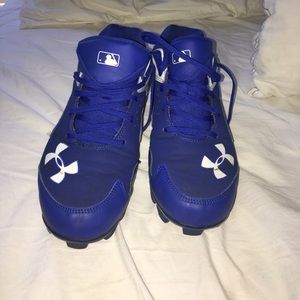 Baseball cleats