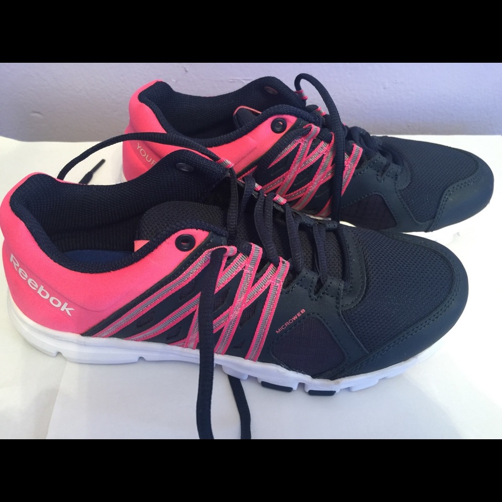 Reebok Sneakers
