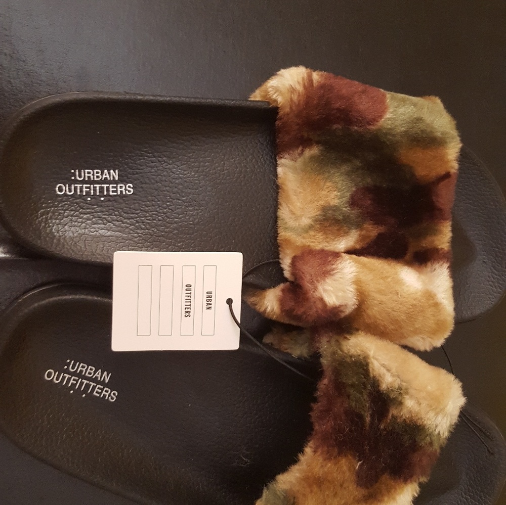 Brand New Urban Outfitters  Faux Fur Slide