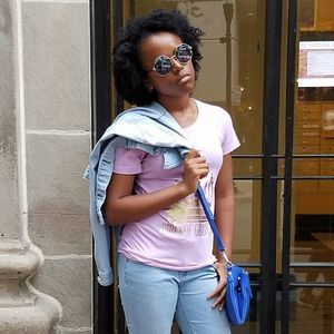 Meet your Posher, Denise