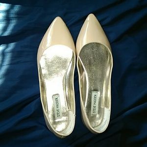 Ladies nude Steve Madden flats, 9!