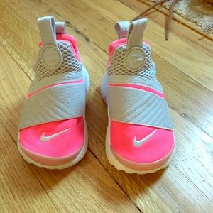 Nike Toddler shoes size 6.  Pink and grey!