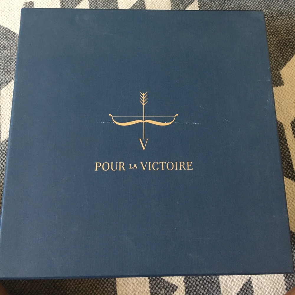 BRAND NEW Pour La Victoire ankle boots with heel - Picture 2 of 3