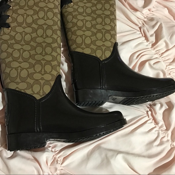 Coach rain boots ☂️🌂 - Picture 5 of 8