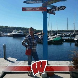 Meet your Posher, Laurie