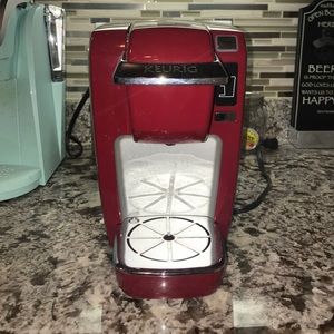 Red keurig in great condition! Just never use it!