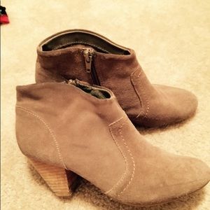 Aldo Stone Suede Booties Size 7