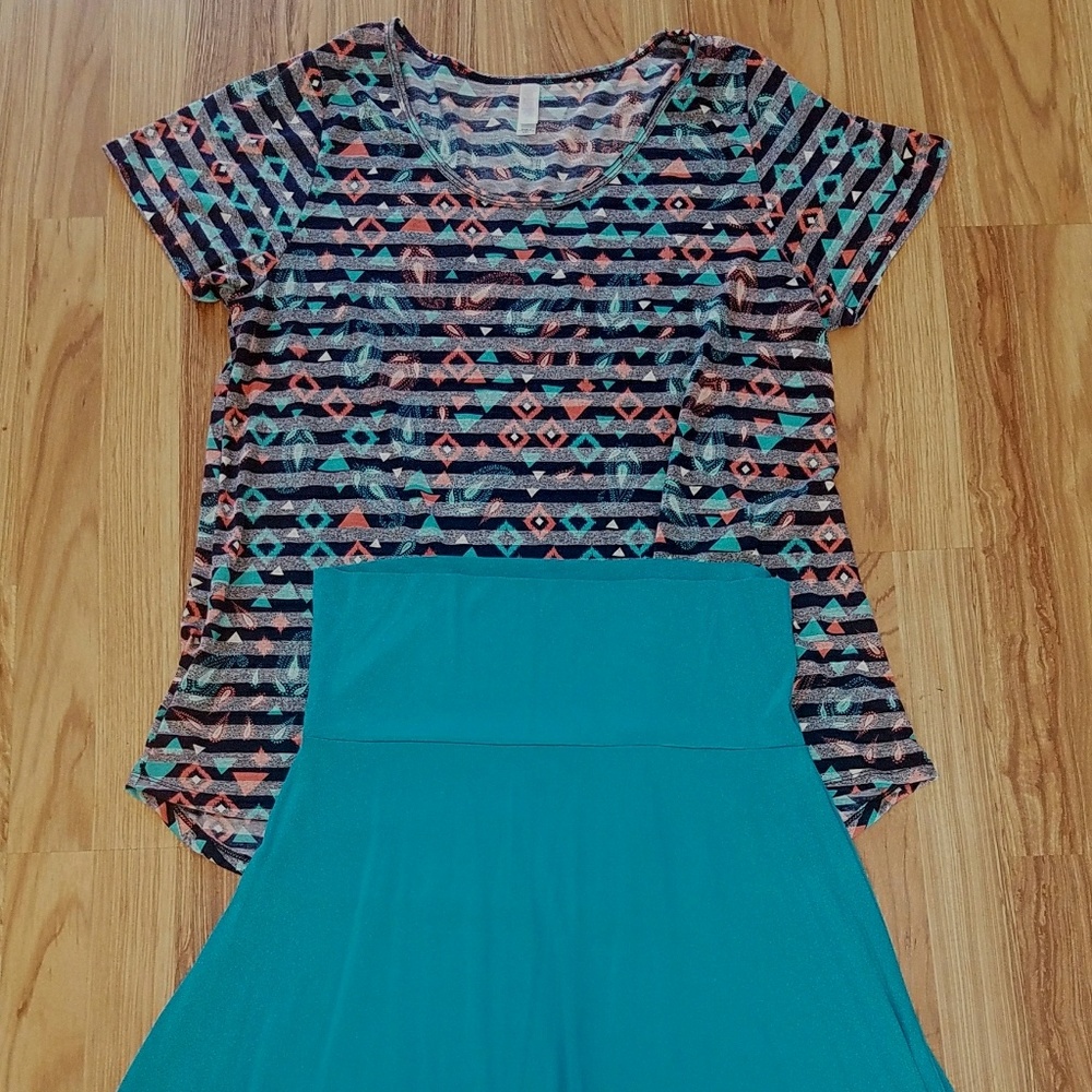 2xl Classic Tee/Navy, Teal, and Coral (skirt sold)