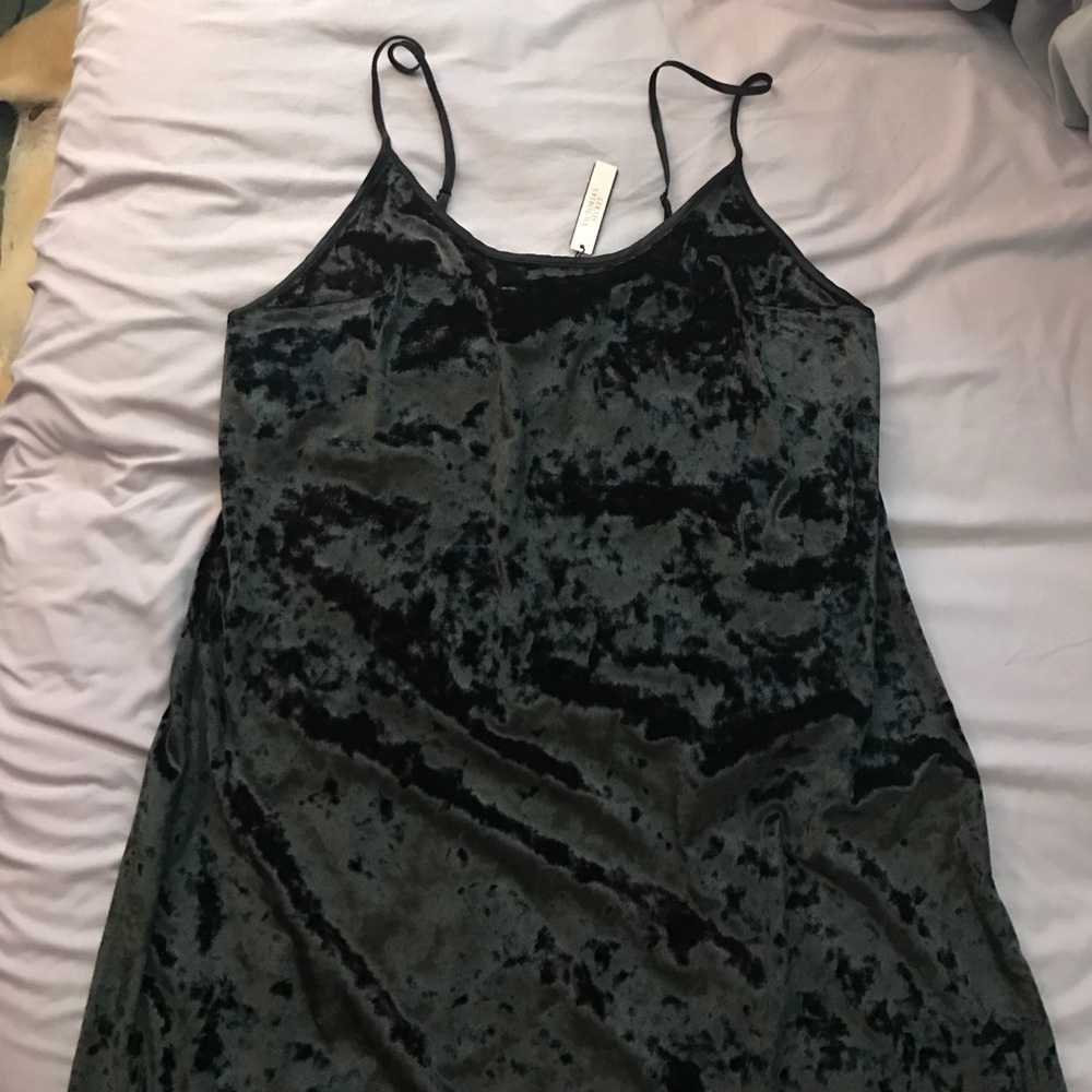 NWT Victorias Secret Velvet night gown size M/L