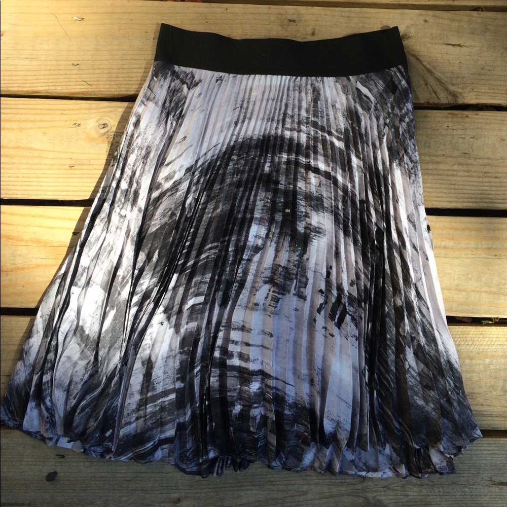 Pleated skirt