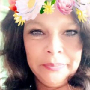 Meet your Posher, Raquel