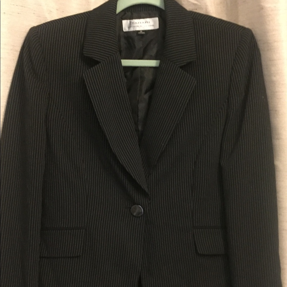 New Tahari black and white blazer