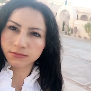 Meet your Posher, Leila