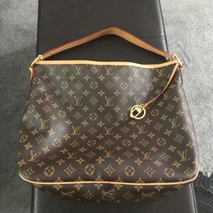 Delightful Louis Vuitton Purse Delightful Louis Vuitton Purse