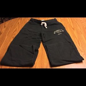 Old Navy Pants - USED Old Navy Black Sweatpants Medium Old Navy Pants - USED Old Navy Black Sweatpants Medium