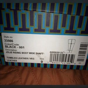 Brand new Tory burch boots never used.