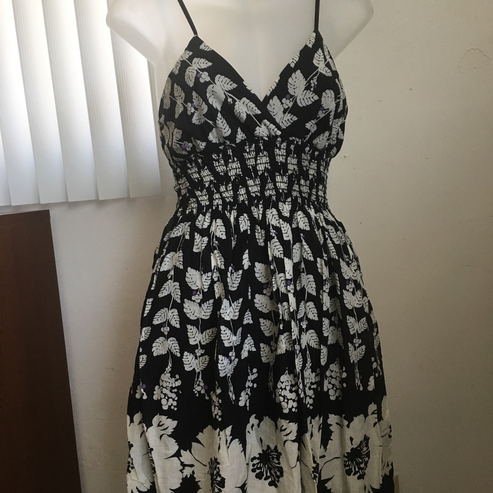 Sundress - Picture 3 of 5