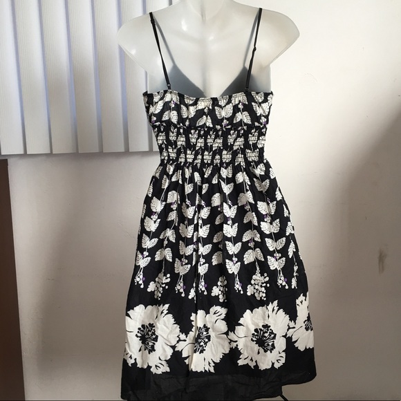 Sundress - Picture 2 of 5