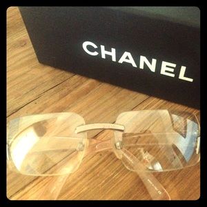 Authentic Chanel super sassy clear sunglasses Authentic Chanel super sassy clear sunglasses