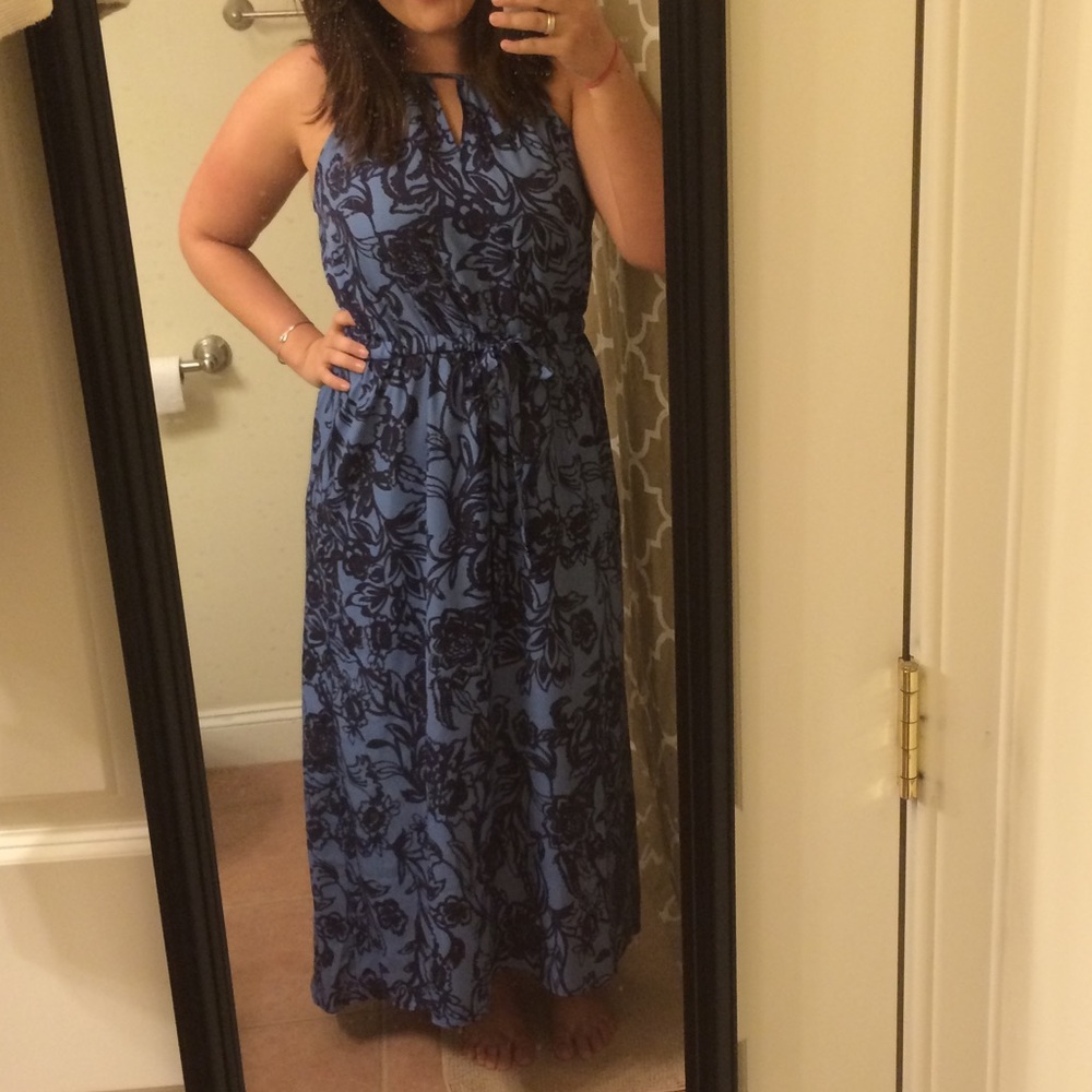 Keyhole maxi floral dress - with tie waist