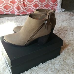 Women's fashionable boots Women's fashionable boots