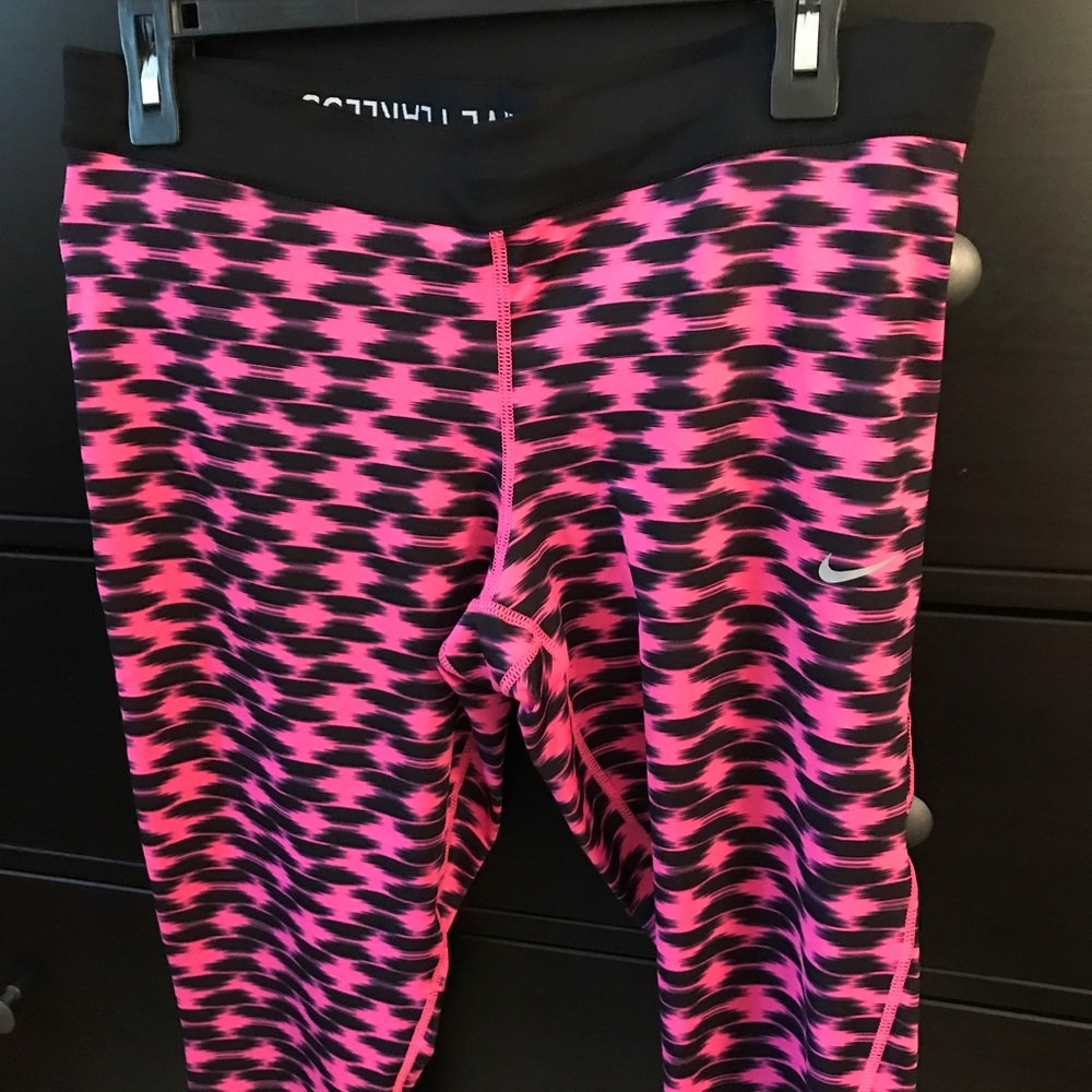 Nike DriFit Running Crops! Size XL, worn 2x!