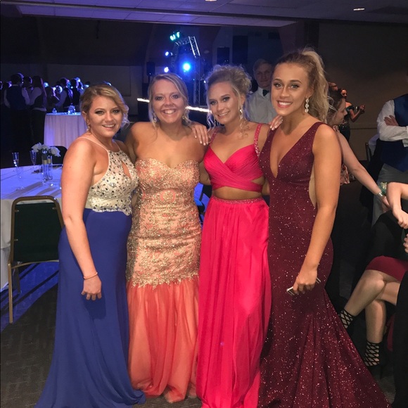 2017 PROM DRESS!!!💄💃🏼 - Picture 3 of 4