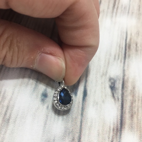 Chloe and isabel “sapphire” necklace - Picture 3 of 6