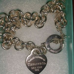 Meet your Posher, Amonica