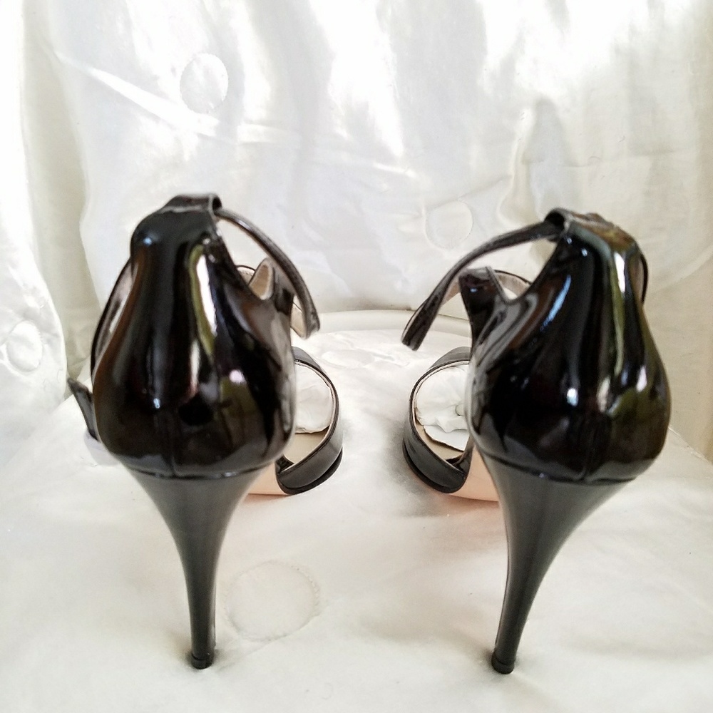 Shoes - Picture 2 of 4