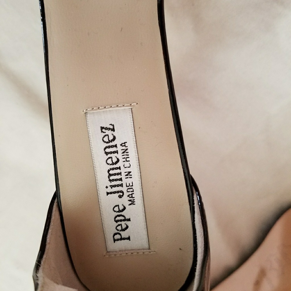 Shoes - Picture 3 of 4