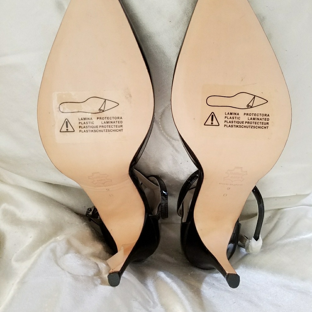 Shoes - Picture 4 of 4