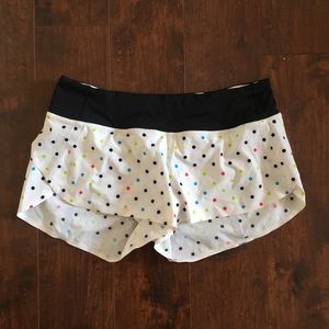 Size 6 specialty “Seawheeze” lulu lemon shorts
