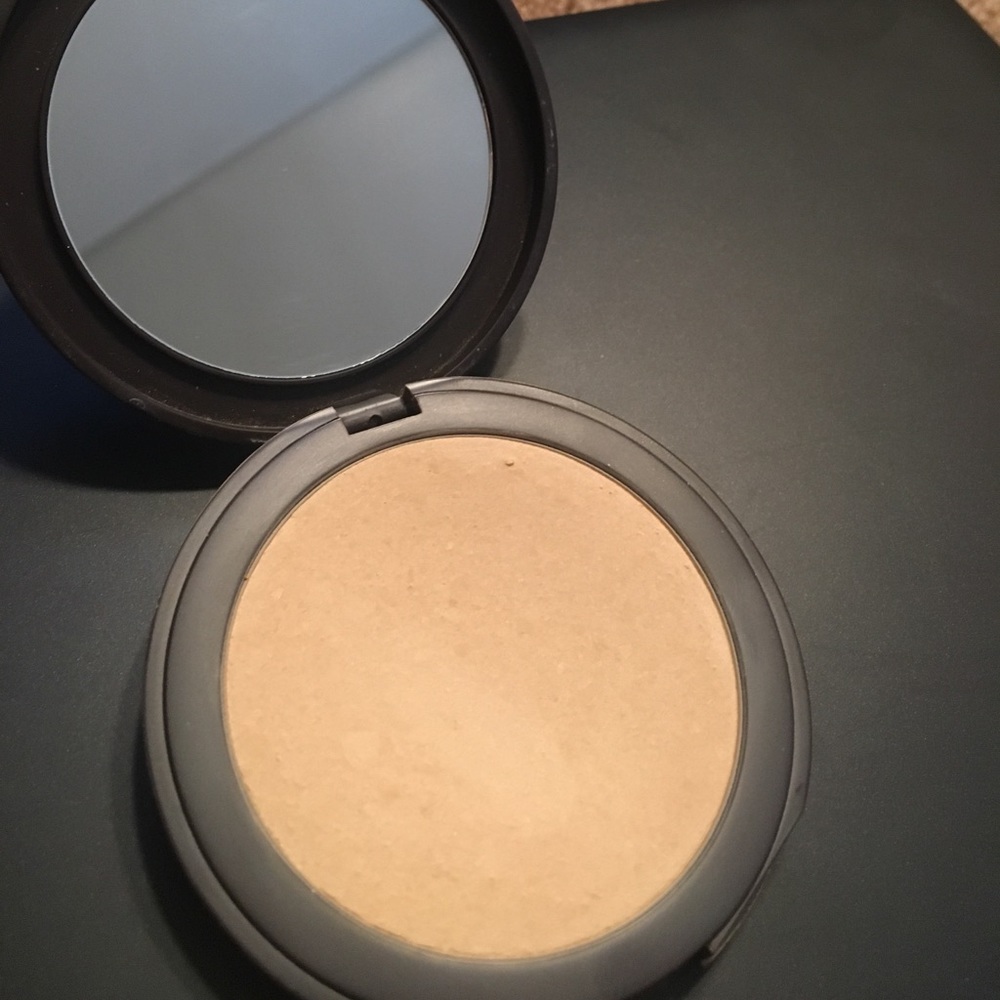 Tarte smooth operator powder