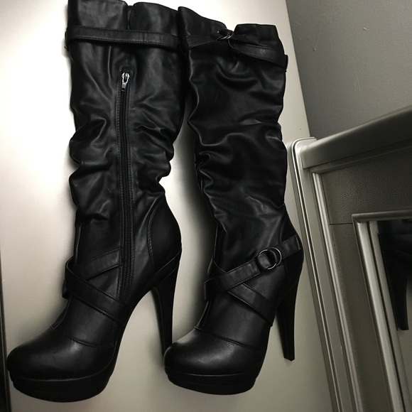 High heels boots - Picture 3 of 3