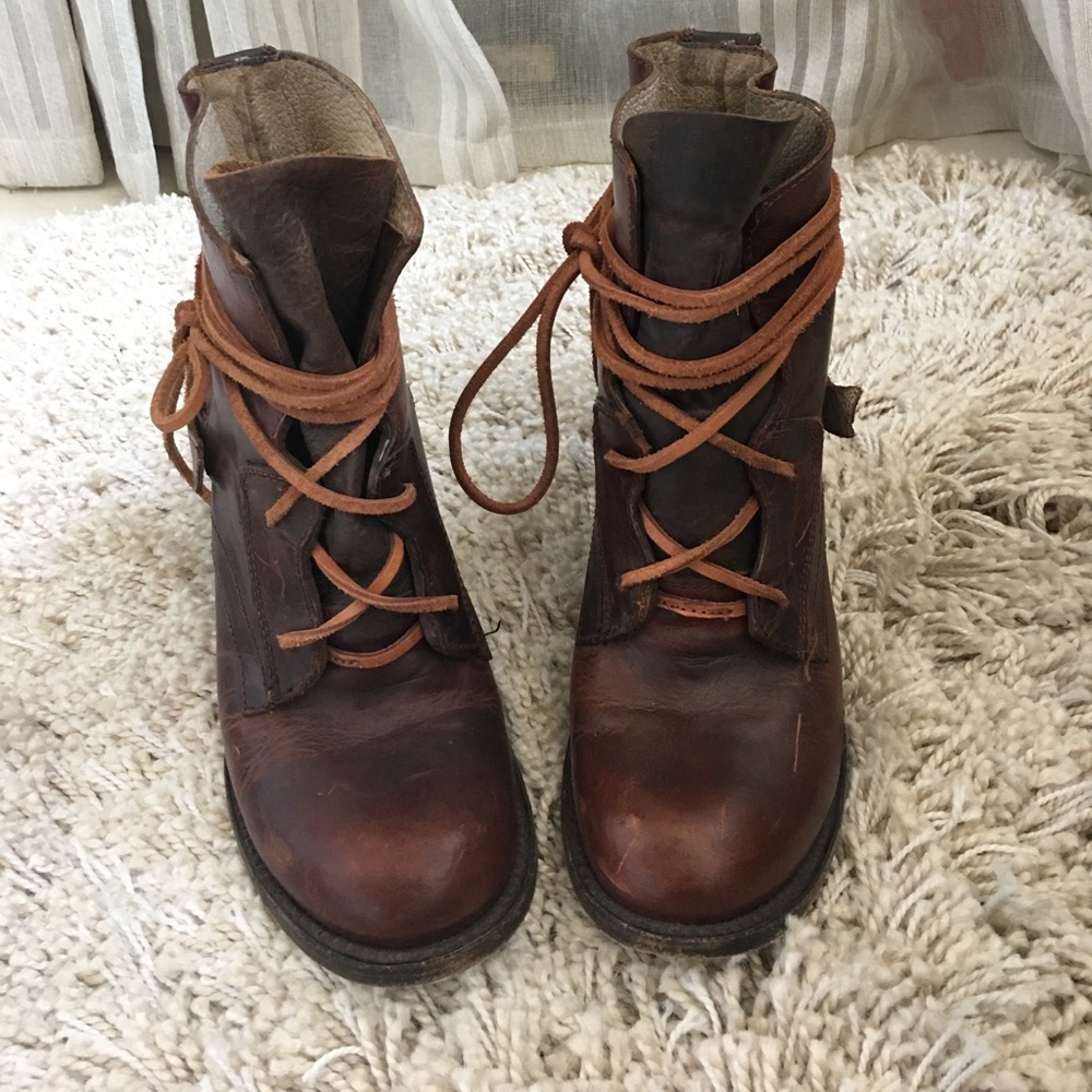 Free bird by steven - ankle distress boots