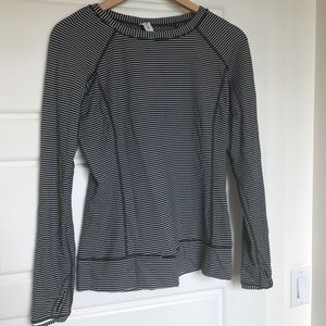 Lululemon size 8 long sleeve